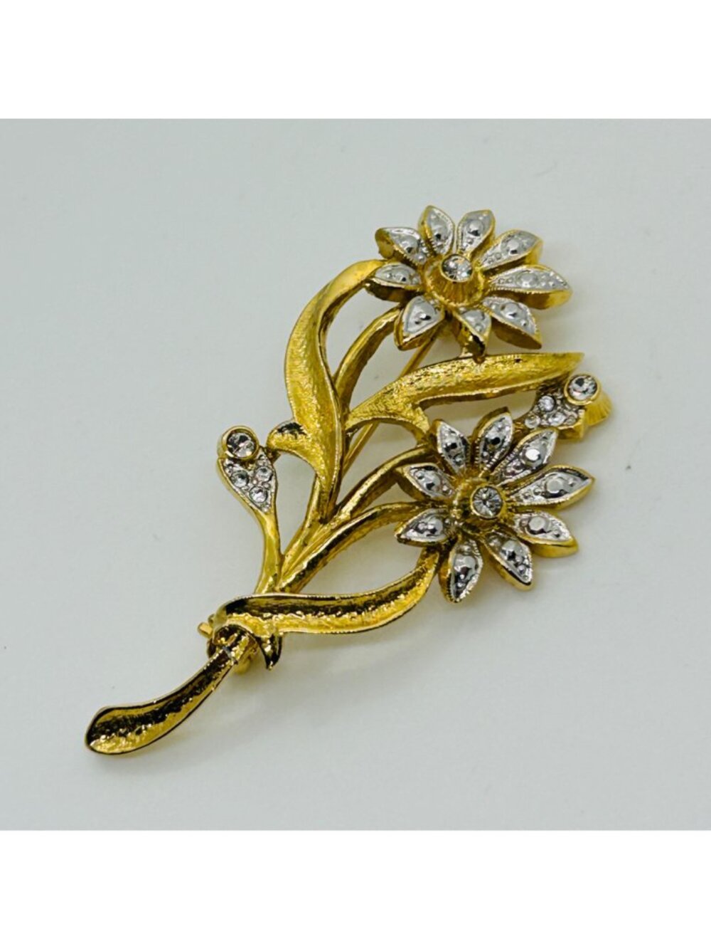 Flower Brooch Pin Gold Tone With Clear Rhinestones Silver Floral Spray Vintage - Picture 5 of 10